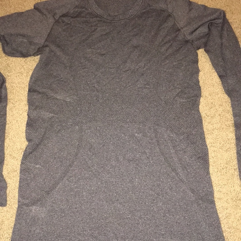 Gray long sleeve lululemon swiftly